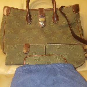 DOONEY & BOURKE TOTE With ACCESSORIES